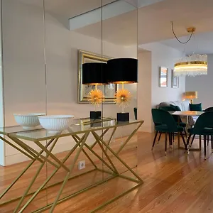 deluxe-apartment-in-the-best-location.hotels-lisbon-portugal.com/